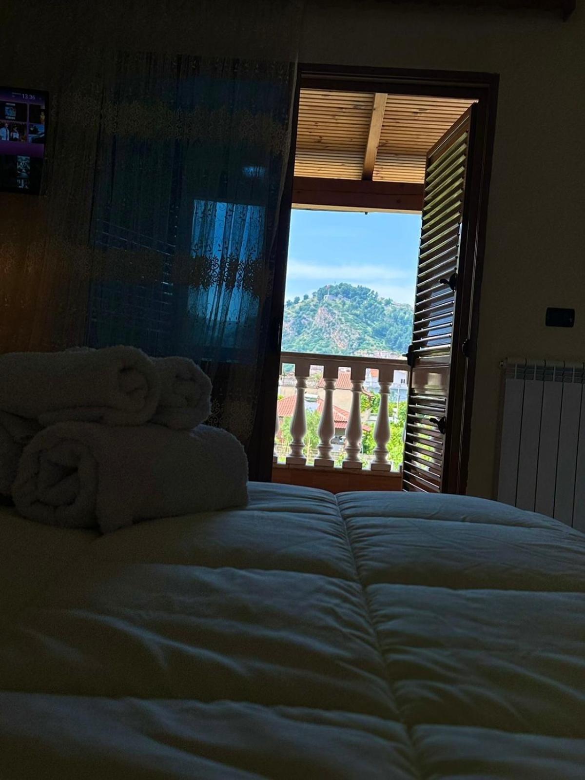 Guest House Pulake Berat Exteriér fotografie